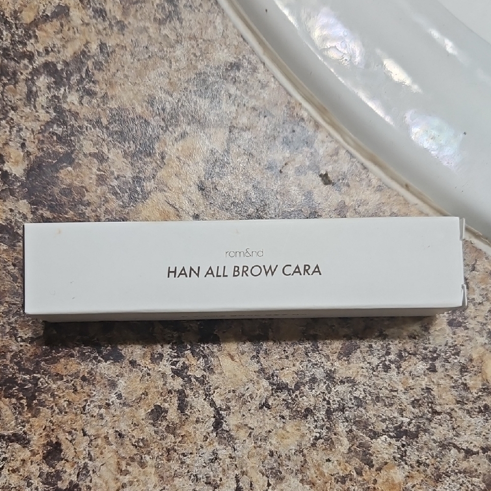 Rom&nd Han All Brow Cara